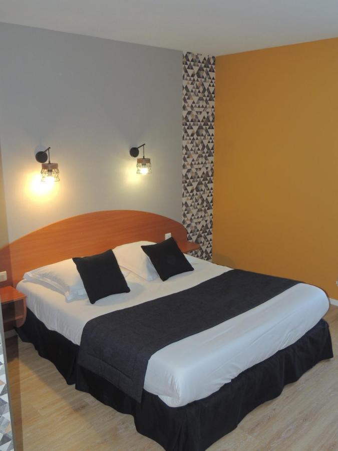Logis Hotel Les 3 Marchands Bressuire Luaran gambar