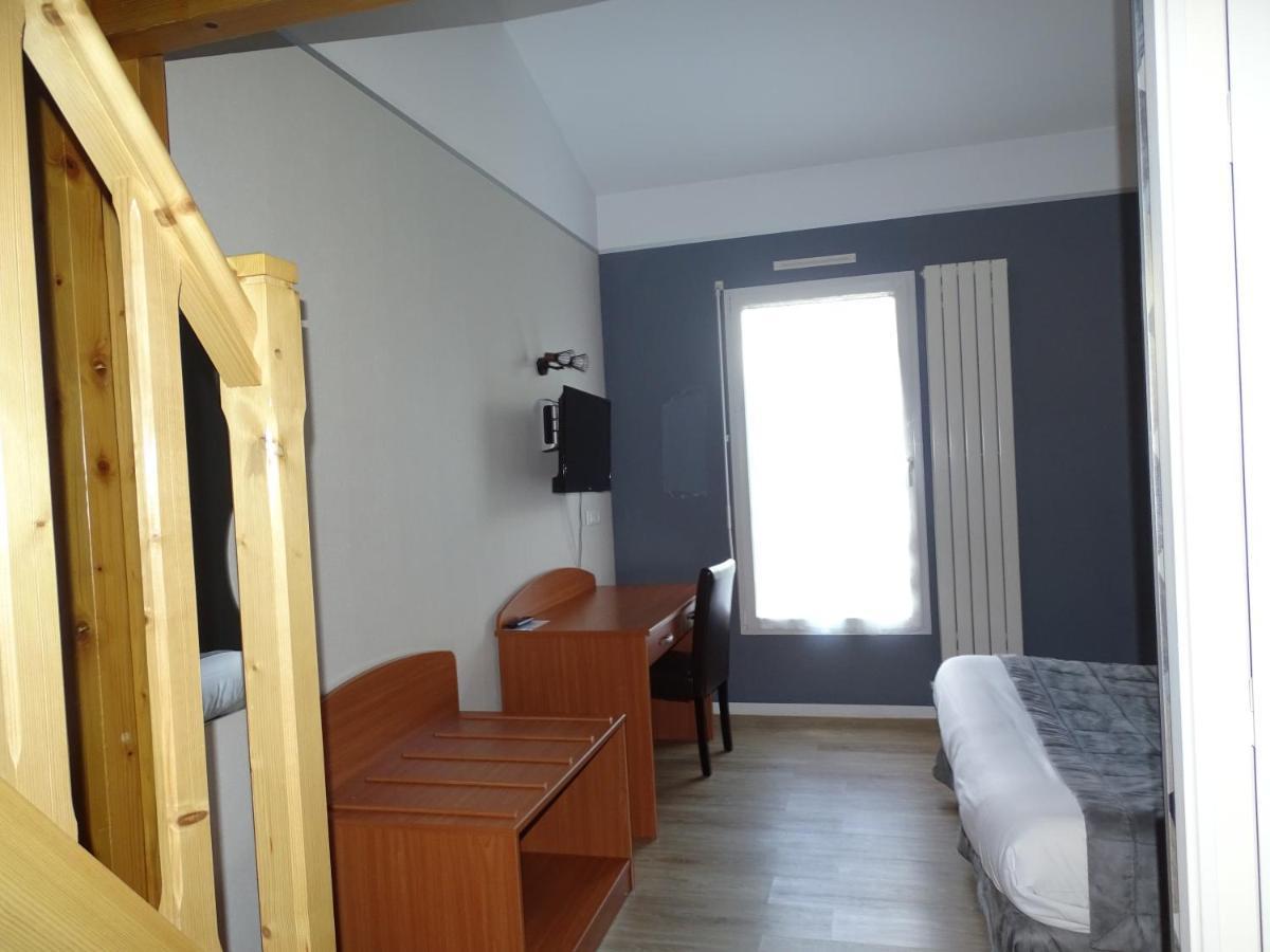 Logis Hotel Les 3 Marchands Bressuire Luaran gambar